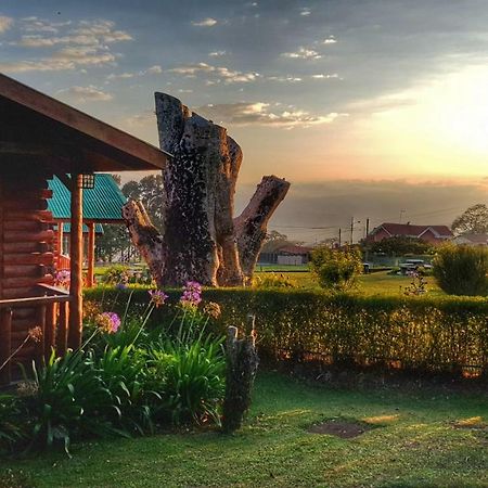 Grandpas Hotel & Restaurante カルタゴ エクステリア 写真