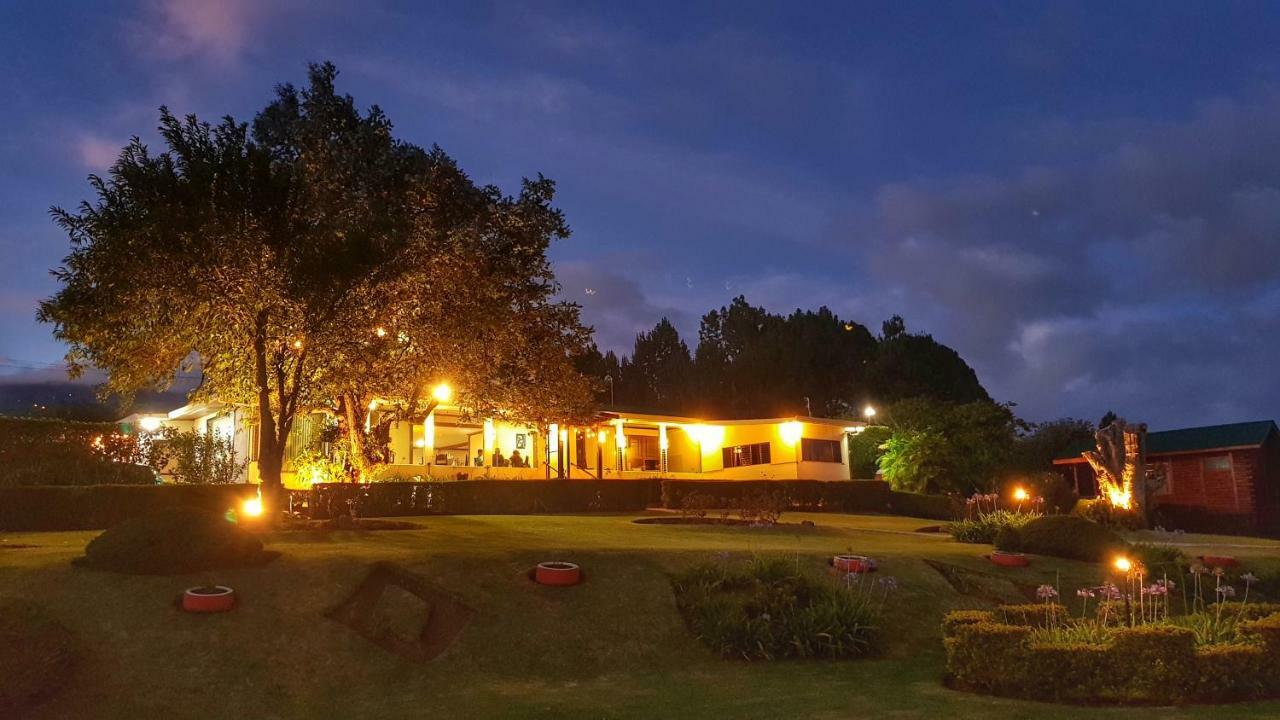 Grandpas Hotel & Restaurante カルタゴ エクステリア 写真